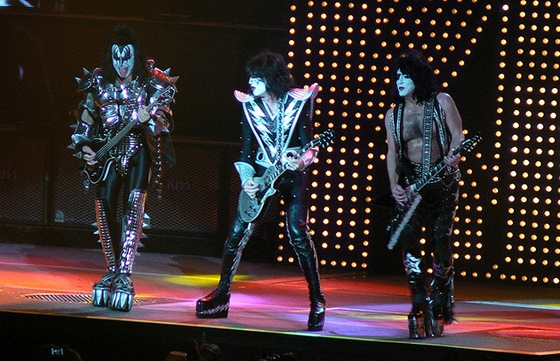 kiss-band-fb-ads