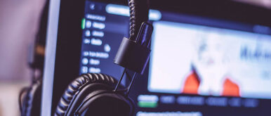 The Step-By-Step Guide to Launching a Top-Ranking Podcast in iTunes